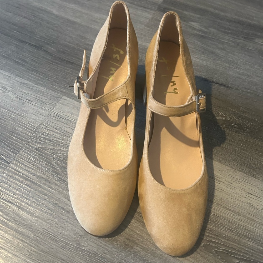 French Sole Tan  Heels - Picture 2 of 6